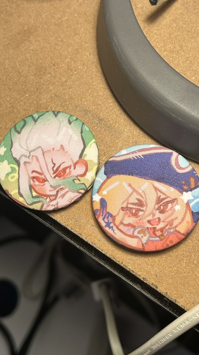 _ryuuu_q's tweet photo. @_hyalia YOUR BUTTON PINS ARE INSANE IT JUST GOT DELIVERED! RYUSEN REJOICE https://t.co/JIzNk1NlFn