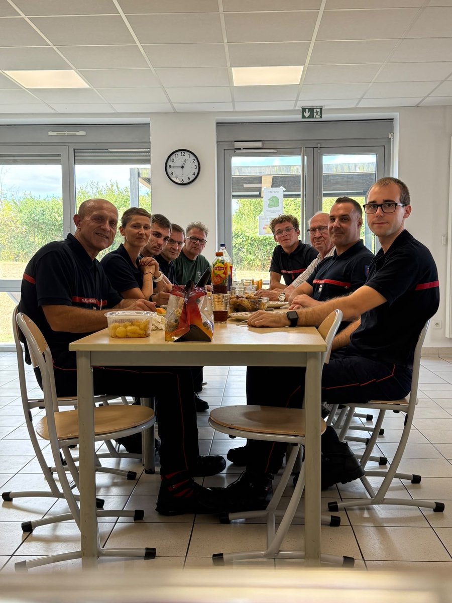 PierreBEPOIX's tweet photo. #AuContact I Avec les @Pompiers60 du #CIS Saint-Just-en-Chaussée aujourd’hui.

Au-delà de la participation aux différentes activités qui scandent la garde, toujours et assurément des moments riches de "retours directs du terrain" et d’échanges avec nos #Pompiers60. https://t.co/q9h1DlNsCG