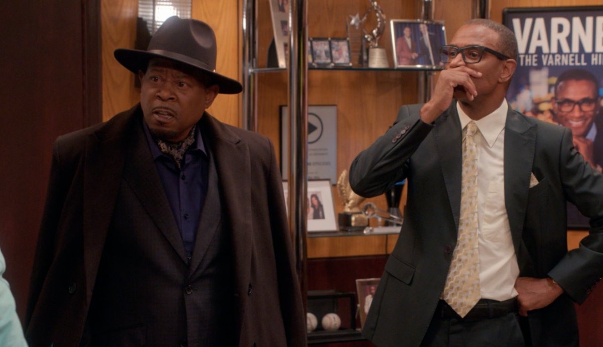 Variety's tweet photo. FIRST LOOK: “Martin” spinoff “The Varnell Hill Show” will premiere September 1 on Paramount+ with two episodes.

Tommy Davidson returns as the titular character nearly 30 years after the original series ended.

https://t.co/UjB7Y1Ctdv https://t.co/MLMuce2XsL