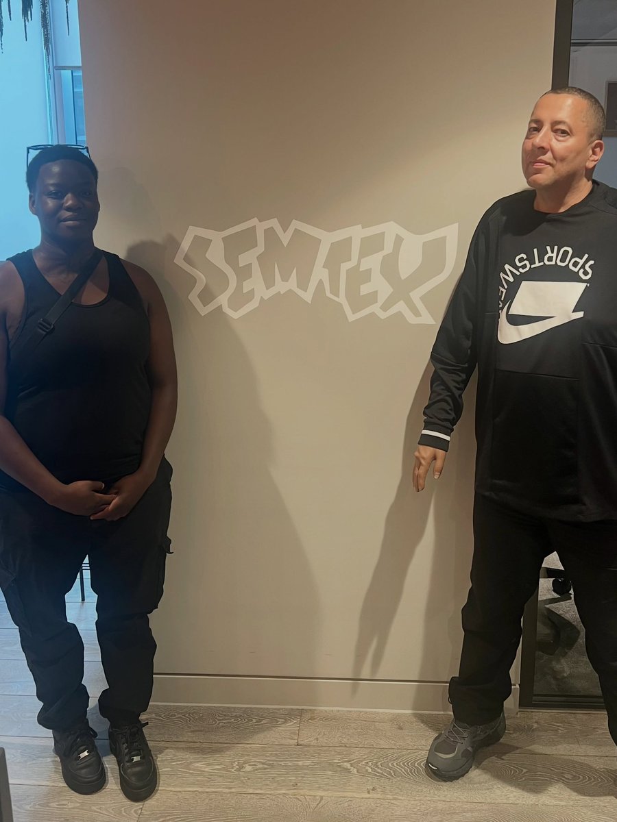 9bills's tweet photo. Slap me again https://t.co/Bm4OhBO8Yo