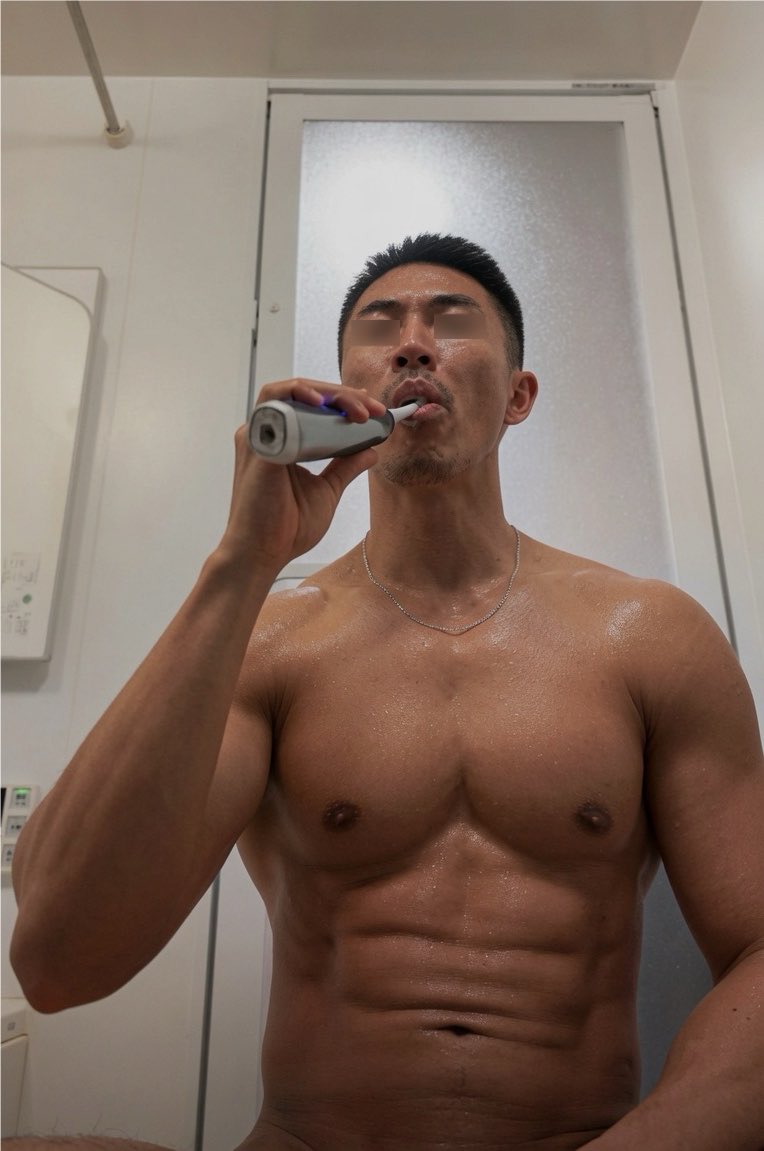 Ryu_Ari29's tweet photo. Body still wet… muscles still dripping https://t.co/J4HM102QDO