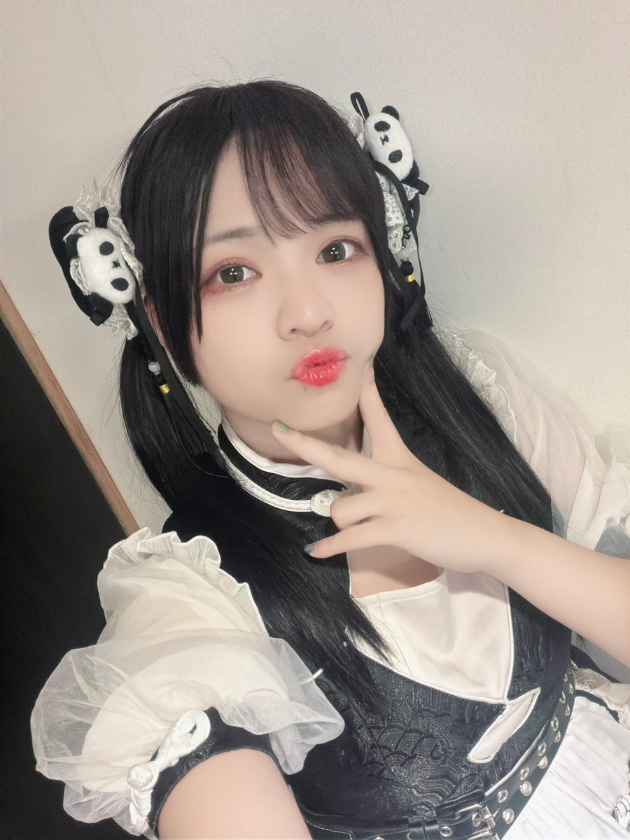 penny0410tw's tweet photo. 今天的演出走一個中式風格
雖然聲音很沙啞、但還是充滿活力唷！！
謝謝你們來見我🫶🏻🫶🏻 https://t.co/sGtuD6QaoM