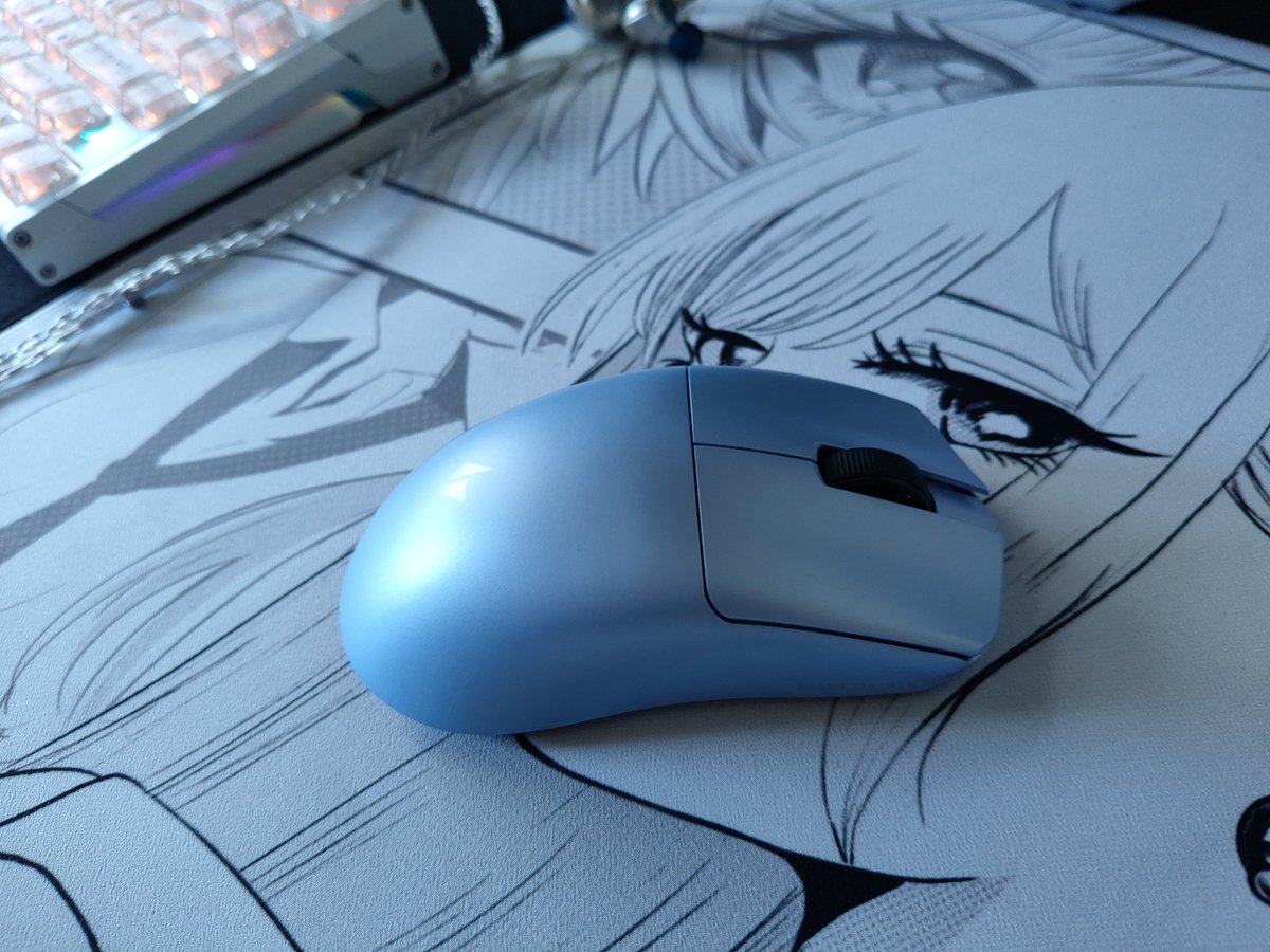 DaruMonga's tweet photo. After weeks with the #ATKF1V3, it's earned a permanent spot on my desk. The forward sensor placement feels more natural, clicks are snappy, and the lightweight shape is perfect for FPS. Incredible value for what you get. 🚀 #ATK #GamingMouse #FPS #MouseReview #esports https://t.co/mmXyyeKX6o