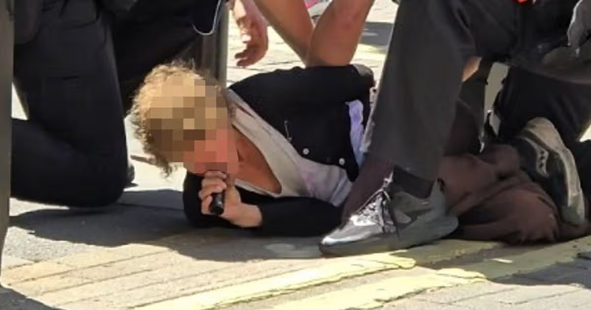 MyArrse's tweet photo. This is the woman arrested in Covent Garden for stabbing 4 men with a scissors.
A White British woman not a woman wearing a Burka like the far right have said. https://t.co/xr4jI4j4hp