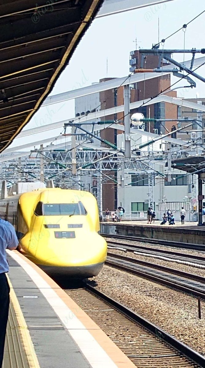 lazh_ward's tweet photo. Dr.🚄イエロー
2026.08.03
上り こだま検測@西明石駅

各駅に点検停車するって噂?!で聞いたのでお昼休み中抜けして📷️
夏休みだからかいつもと違って親子連れが多かった印象。こんなに近くで見られるなんて嬉しいよね〜🎵 https://t.co/jc9ZgkEHgS