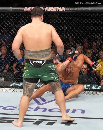 randyuse888's tweet photo. @GeraldWhiteChoc @ufc @aaronbronsteter @cryptocomarena https://t.co/fu7KepTycv