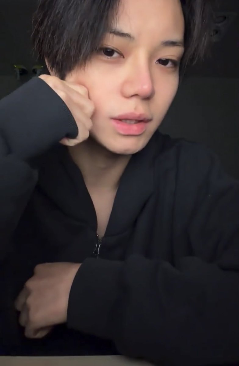xhyulng tweet picture