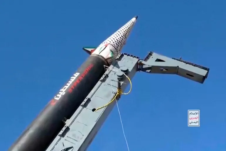 AicadenE's tweet photo. #News 
Houthi Militia Launches Missile from Abyan’s Thira Pass Toward Gulf of Aden, South Yemen,  Military Source says 
#Houthis 
#Iran_SaudiArabia https://t.co/cvUCY1RJw8