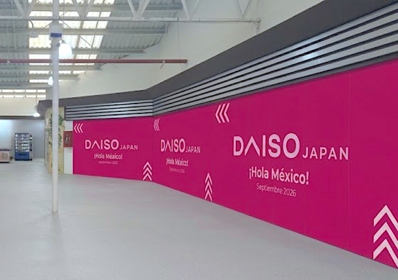 oscar_report's tweet photo. DAISO 🇯🇵llega a MÉXICO 🇲🇽
La cadena japonesa de tiendas de novedades inicia su expansión en Septiembre con 2 tiendas:
📍DAISO Mundo E
📍DAISO Multiplaza Izcalli

Ofrecerán más de 17,000 productos distintos. 
3 tiendas más abrirán antes de que concluya 2026
(Imágenes ilustrativas)