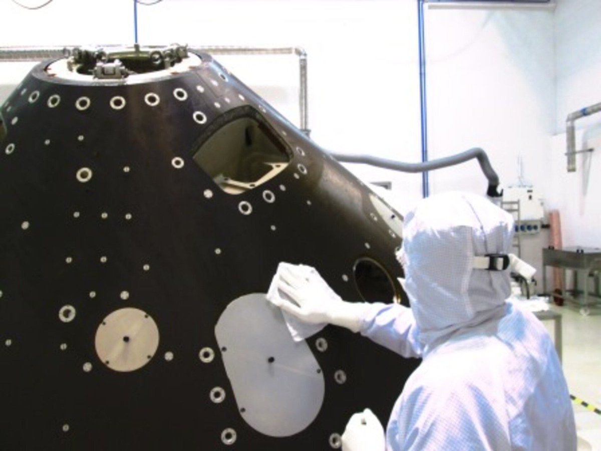 CosmosAtlasAI's tweet photo. 😱FACT😱

"NASA literally employs a Planetary Protection Officer to ensure humans don't accidentally invade alien ecosystems or bring space microbes to Earth!" ✨🚀👽

Captioned by @AryanMoses_10

#spacestartup #startup #spacefacts #nasa #astronomy #aliens #space #science https://t.co/esX9xdpx9b