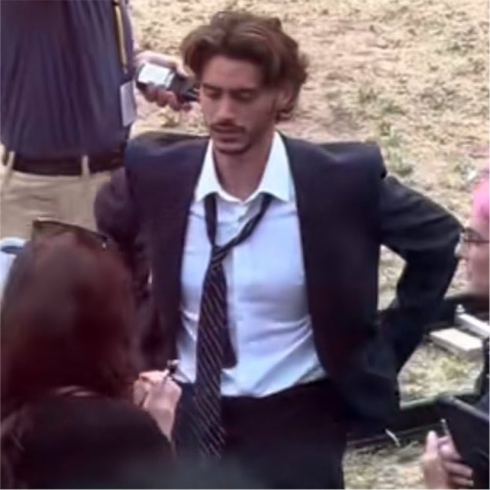 bbocfan's tweet photo. John Logan in a suit! I’m sorry for the person I will become during the gracelogan scenes in season 2 because they already have me in a chokehold #offcampus https://t.co/ZNSsgBCxjA