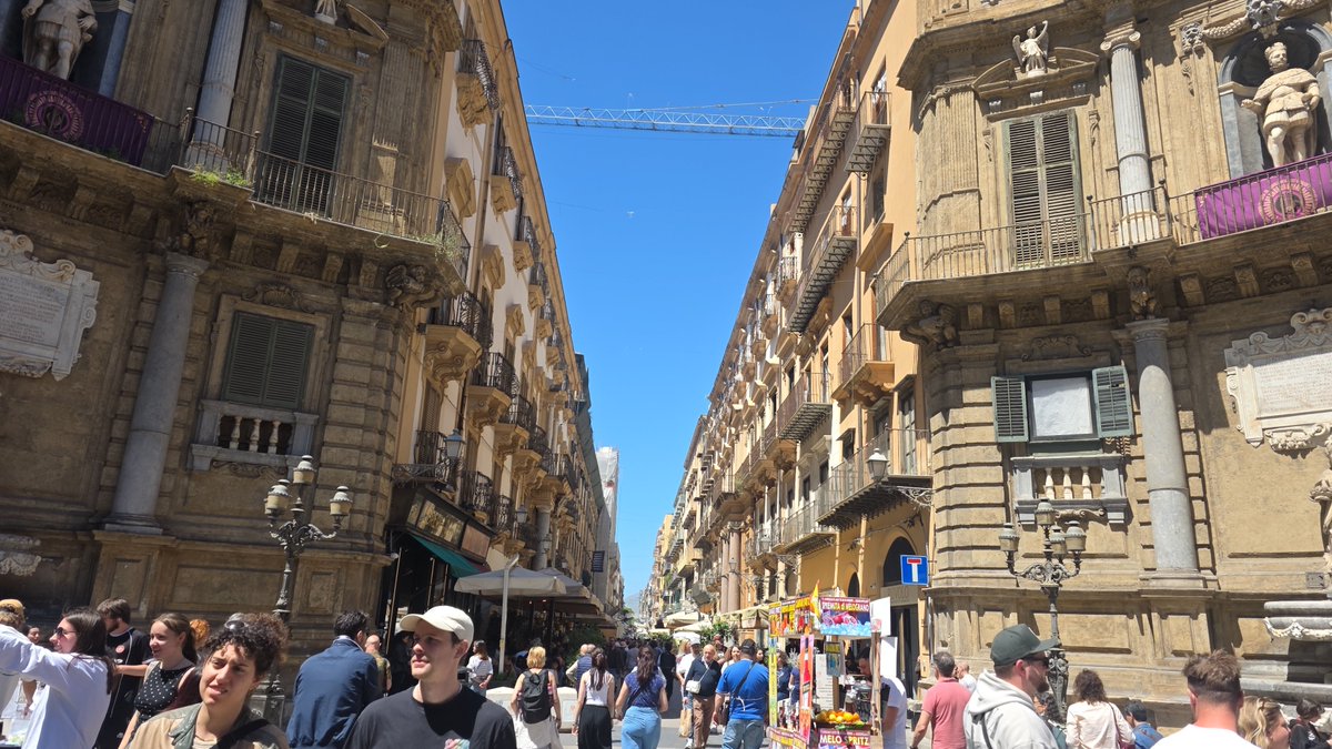71lui's tweet photo. Palermo https://t.co/4SyHor2bbT