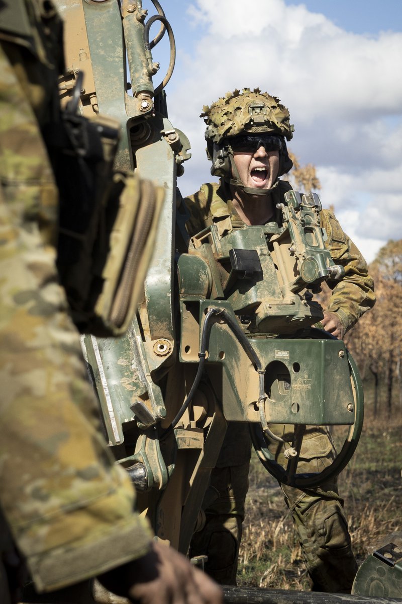 AustralianArmy's tweet photo. Full send 🚀💥 

#AusArmy gunners from 4 Regt, RAA put the M777 Howitzer through its paces at Ex Southern Jackaroo. 

📸 PTE Alli Craig / PTE William McCormick https://t.co/bVPo09y5m0