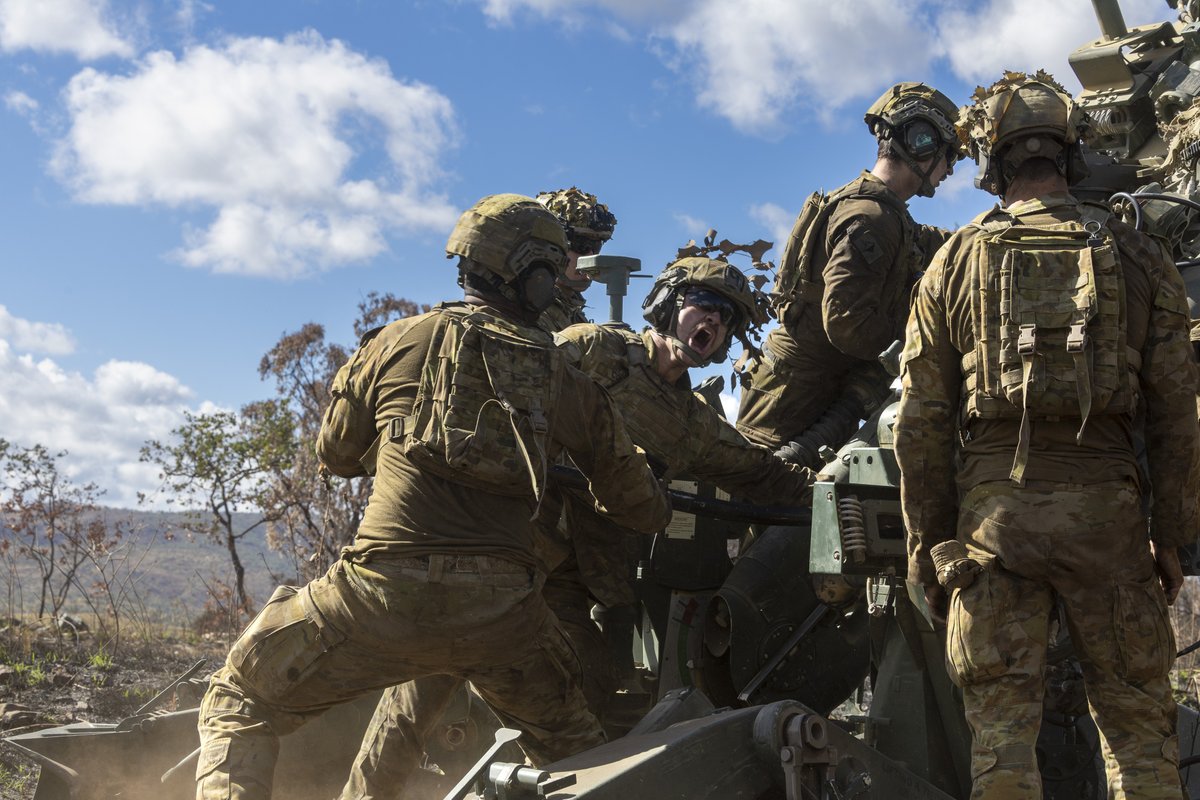 AustralianArmy's tweet photo. Full send 🚀💥 

#AusArmy gunners from 4 Regt, RAA put the M777 Howitzer through its paces at Ex Southern Jackaroo. 

📸 PTE Alli Craig / PTE William McCormick https://t.co/bVPo09y5m0