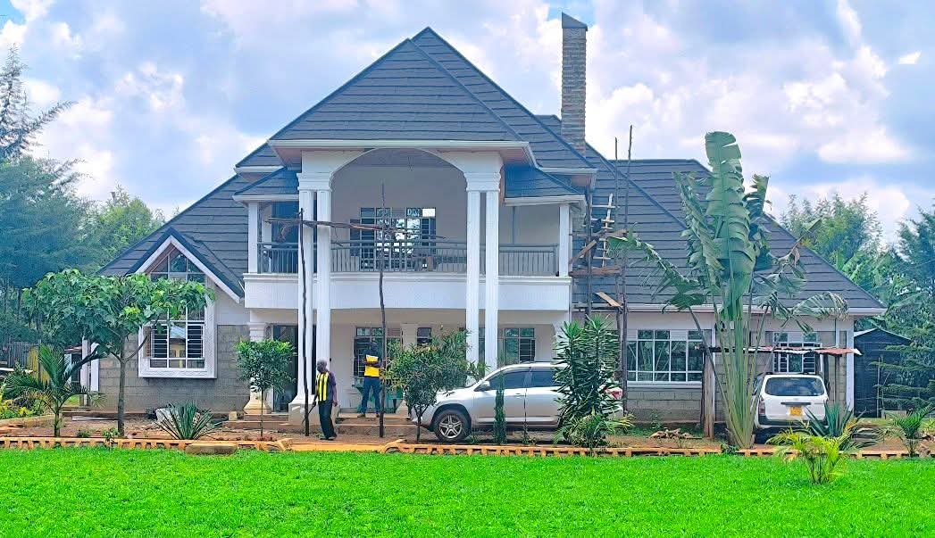 iLnico4real's tweet photo. Nikieza build such a home sijui ni nini ngine naeza taka kwa hii life tbh

 Just a good wife na ngombe za maziwa nifanye rural farming https://t.co/qwYN4CXQoJ