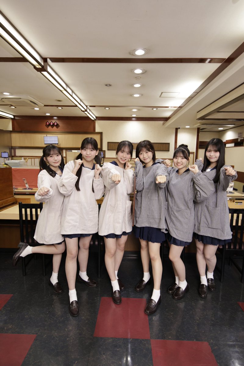 minashibui_hkt's tweet photo. 双葉社スーパームック
『HKT48 15th ANNIVERSARY BOOK 青春謳歌！』

ついに、本日発売‼️
メンバーとクラスメイトだったらこんな感じだったのかな~とか、私たちのかわいい学生姿が詰まった1冊です！

ぜひゲットしてね👊🏻
 #HKT青春謳歌  #HKT15周年 https://t.co/lPmMTOGAUT