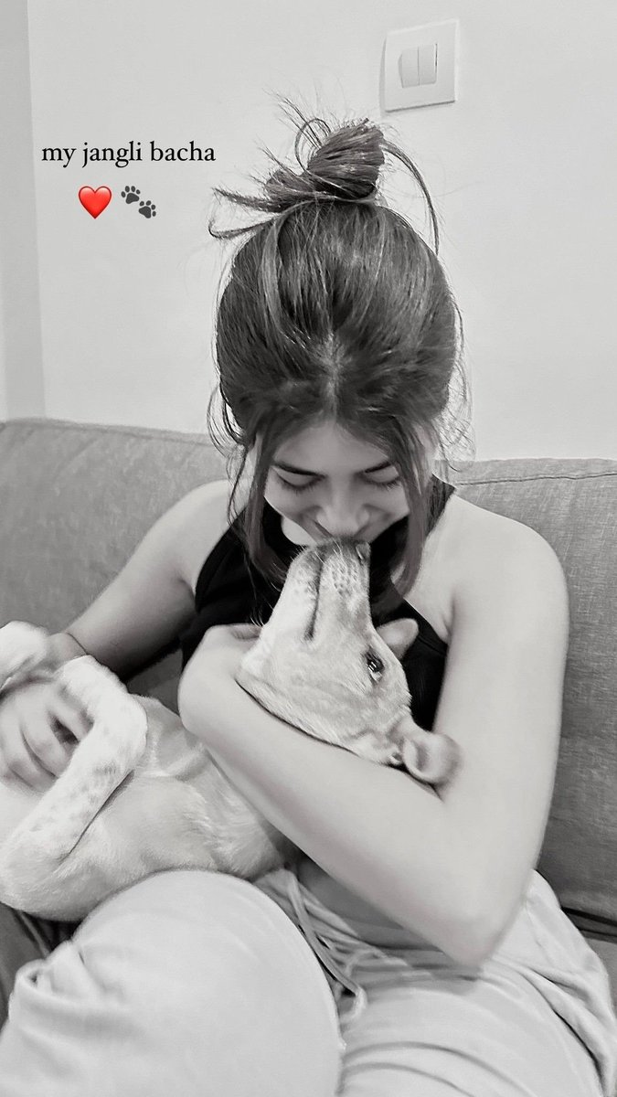 Trisha_Mehta32's tweet photo. my bestfriend pihu. https://t.co/mukutnN95D