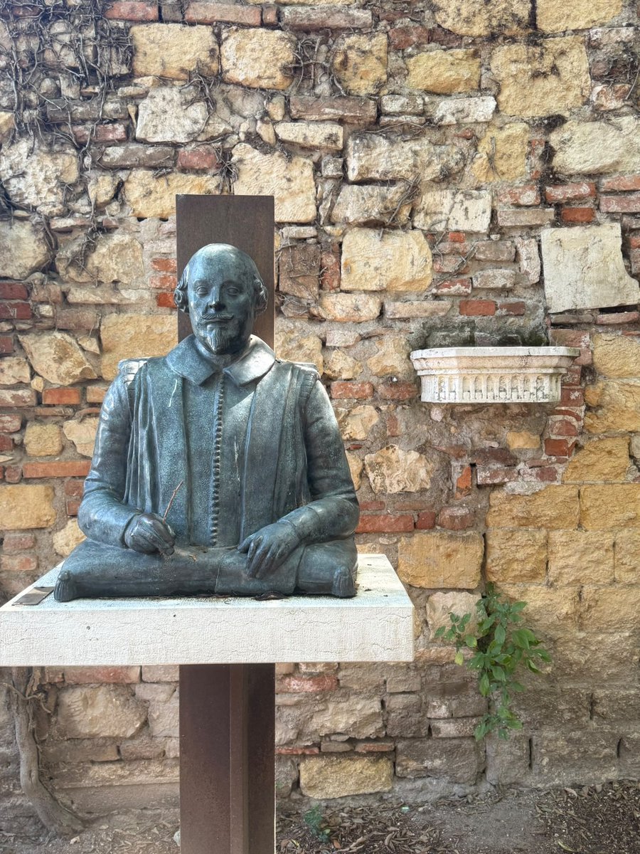 shakesmus's tweet photo. Shakespeare and Music at the 2026 World Shakespeare Congress 🌍
Thank you for having us, Verona, we had a blast! 😍

Report to follow in our next newsletter 🗞️ https://t.co/BqHXvymUzN