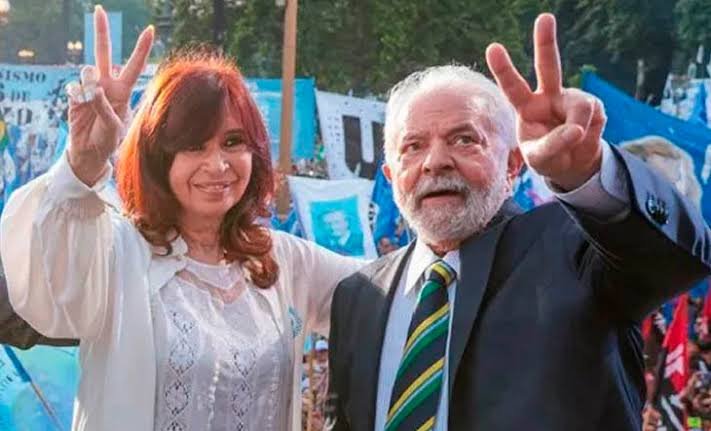 elduckpost's tweet photo. Así que los kukas critican a Milei por querer elevar al 25% el límite de tierras rurales en manos extranjeras. O sea, exactamente el mismo porcentaje que aplica la Brasil de Lula, que ellos tanto aman.

¿El resultado? Brasil se convirtió en una potencia agropecuaria: es uno de los mayores exportadores de soja, maíz, carne, café y azúcar del mundo, atrae miles de millones de dólares en inversiones, genera millones de empleos y su campo es uno de los principales motores de su economía.

Literalmente juegan para intereses extranjeros y no quieren que Argentina sea una potencia. Es más, ya lo dijeron. 💀