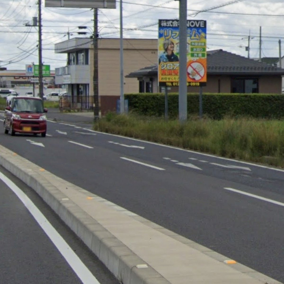 RTA_info's tweet photo. @Chitta_Mazda3 Google mapを見る限りですが、位置や若干右に傾いているように見えることから、2023年の道路工事で第二車線が規制されていたときに設置された予告標示だと思いますね。

消し忘れか、塗りつぶしたものの摩耗で再び現れたかのどっちかかと。

https://t.co/Nb2AUr75Xm

https://t.co/02e2OnNFdF https://t.co/1LoqHOu8uu
