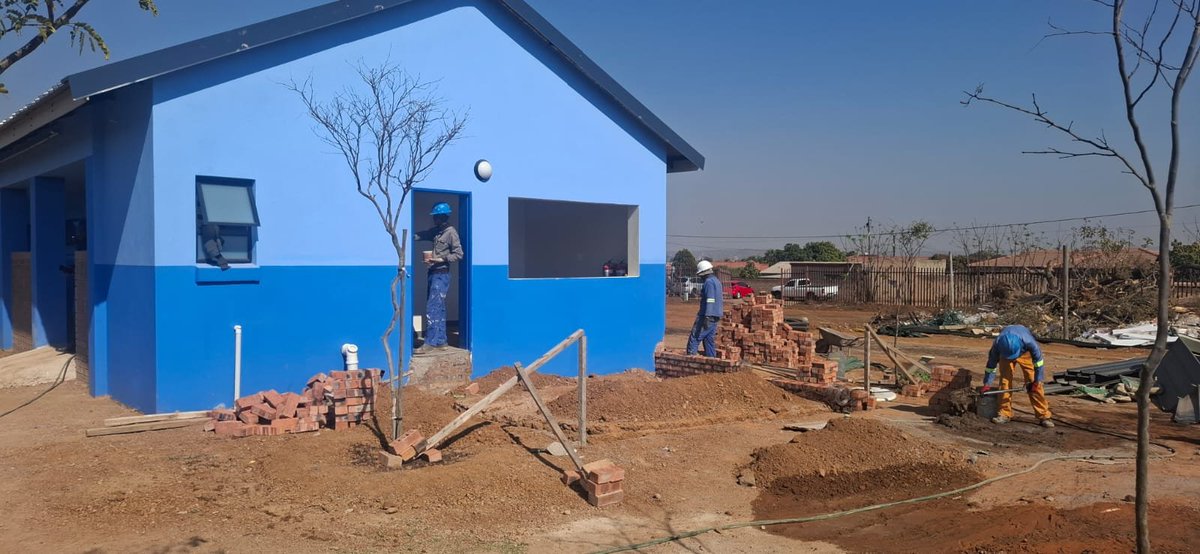 GPDID's tweet photo. 🏗️ Today, the A-Team inspected progress at Bafeti LSEN School in Mabopane. 

The project will provide upgraded facilities, including renovated classrooms, new buildings, walkways, sporting facilities and improved infrastructure to support learners with special educational needs.

🚧 While progress continues, the inspection identified areas requiring urgent attention, including quality, safety and construction progress. The contractor has been instructed to address these issues to ensure the project meets the required standards.

👷Current work includes walkways, paving, landscaping, fire protection systems, LP Gas installation, electrical and mechanical works, and finishing activities across the school. We remain committed to delivering safe, quality infrastructure for the Bafeti LSEN community.

#TacklingG13 #GrowingGautengTogether