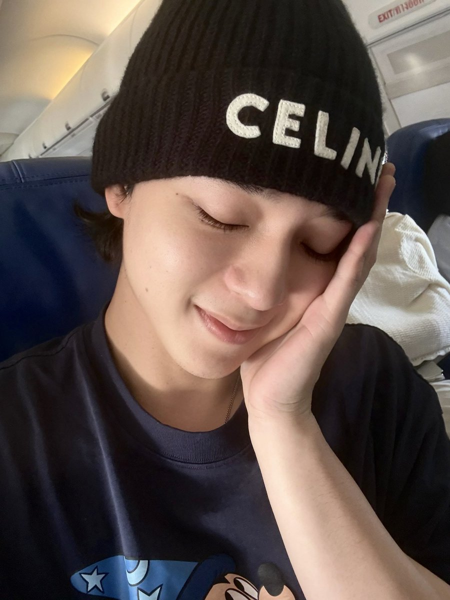 basjtr's tweet photo. BS Brother at CNX ⛰️

1.อยากจะวิ่งเยอะไปหน่อยแต่ก็ยังทำลายสถิติไม่ได้🫢
2.เตรียมตัวเข้าป่า🌳
3.เมาดอย ⛰️
4. ????
 
#ซอโซ่ล่ามธีร์ปิดกล้องแล้ว https://t.co/7cHqKszJgd