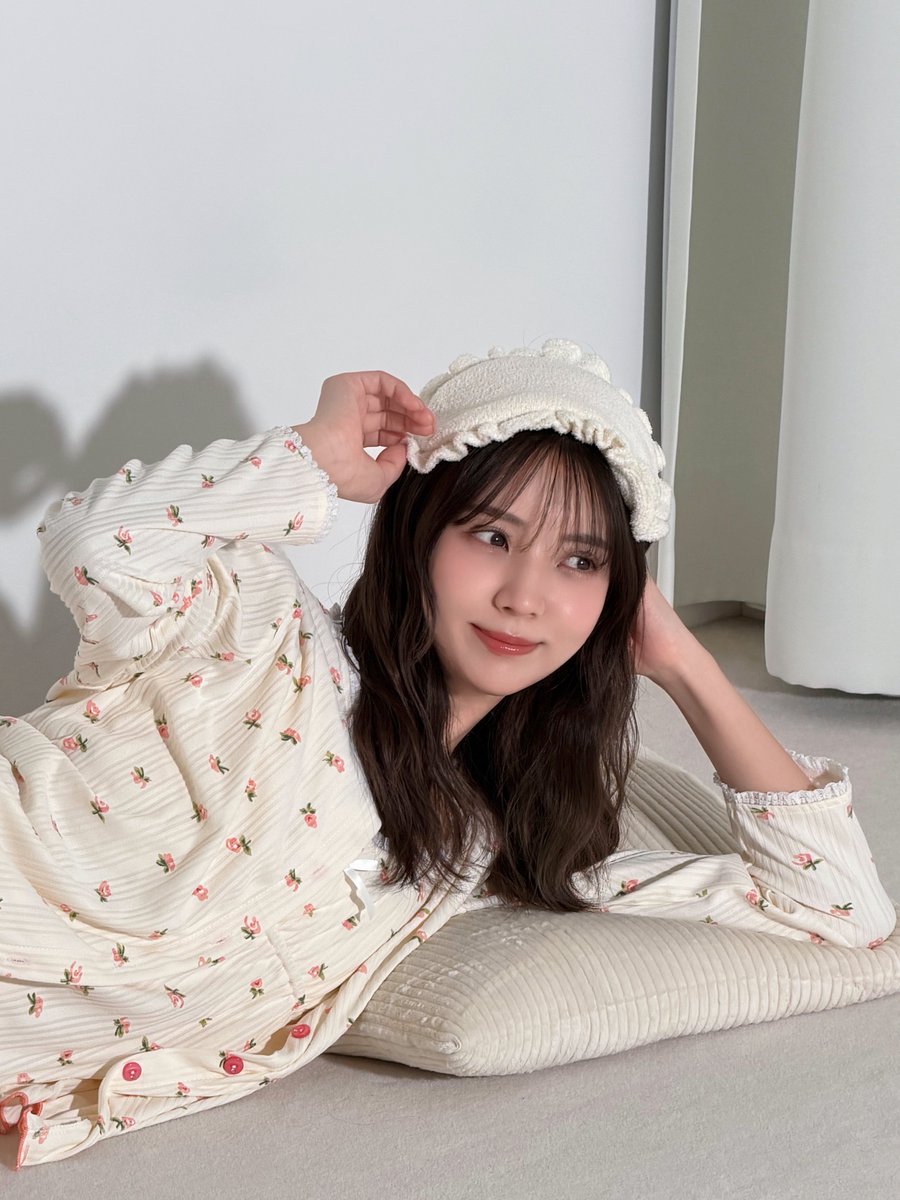 グッズ発売＆ 「Yui Kobayashi 27th Birthday Event」 ごろんっ