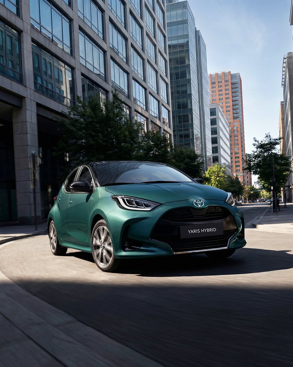 Toyota_Esp's tweet photo. La mejor compañía para tus planes de verano empieza con el  nuevo Toyota Yaris.

Si buscas un coche ágil para moverte por la ciudad y salir a disfrutar del buen tiempo sin preocupaciones, la respuesta es esta

Descúbrelo en https://t.co/e6CulwlxnZ https://t.co/cGhzwNwkHa