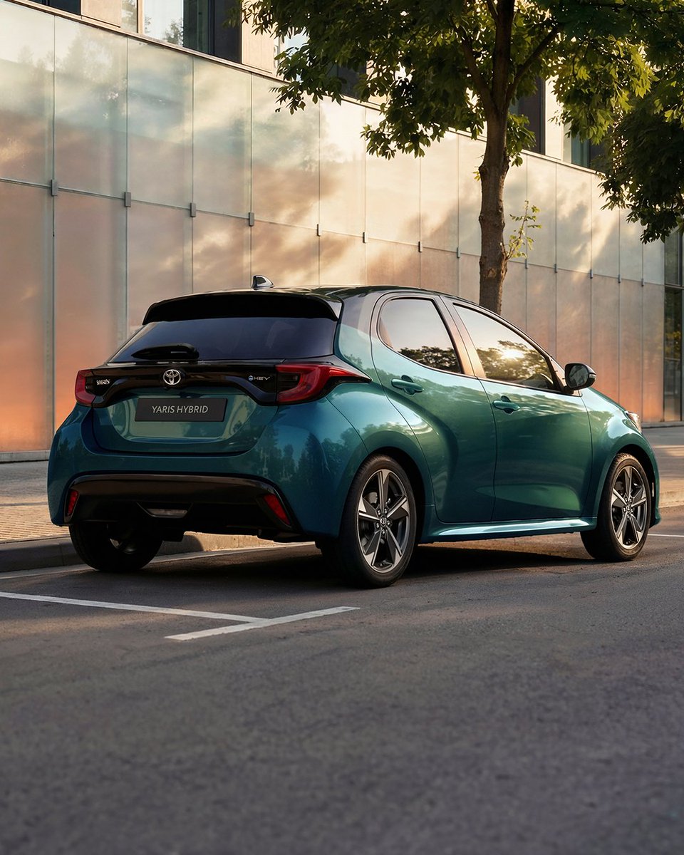 Toyota_Esp's tweet photo. La mejor compañía para tus planes de verano empieza con el  nuevo Toyota Yaris.

Si buscas un coche ágil para moverte por la ciudad y salir a disfrutar del buen tiempo sin preocupaciones, la respuesta es esta

Descúbrelo en https://t.co/e6CulwlxnZ https://t.co/cGhzwNwkHa
