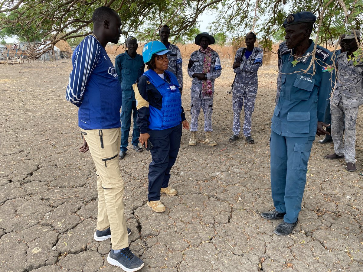 UNPeacekeeping's tweet photo. To #InvestInPeace is to invest in women. 

Only 10.2 per cent of @UN uniformed peacekeeping personnel are women and fewer than 1 in 10 senior officers are women. 

We must continue to implement the #WomenPeaceSecurity agenda across missions. https://t.co/UVO9s9zs9j
