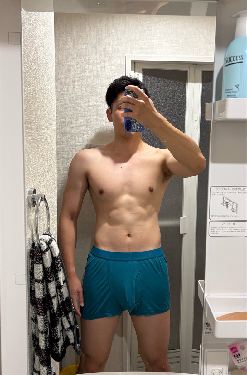 muscleueda's tweet photo. 8/6(水)
昨日は親戚の集まりがあったので倍付け。
アメリカ海軍の腕立て伏せめっちゃしんどい。15でついていけなくなる😢
#筋トレ https://t.co/tJWQPE6jCE