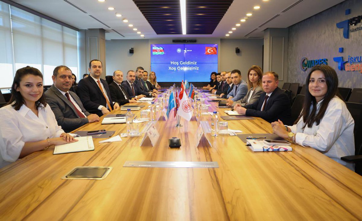 TurkiyeIsKurumu's tweet photo. Genel Müdürümüz Samet Güneş, Çalışma ve Sosyal Güvenlik Bakanlığımız ile Azerbaycan Cumhuriyeti Çalışma ve Halkın Sosyal Korunması Bakanlığı arasında imzalanan Eylem Planı kapsamında Azerbaycan Devlet İstihdam Ajansı ve Bakanlık Heyeti ile Kurumumuzda bir araya geldi.

Görüşmede, iki kardeş ülke arasındaki istihdam hizmetleri alanındaki iş birliğinin daha da güçlendirilmesine yönelik yürütülebilecek ortak çalışmalar değerlendirildi. Bilgi ve tecrübe paylaşımını esas alan iş birliği imkânları hakkında görüş alışverişinde bulunuldu.