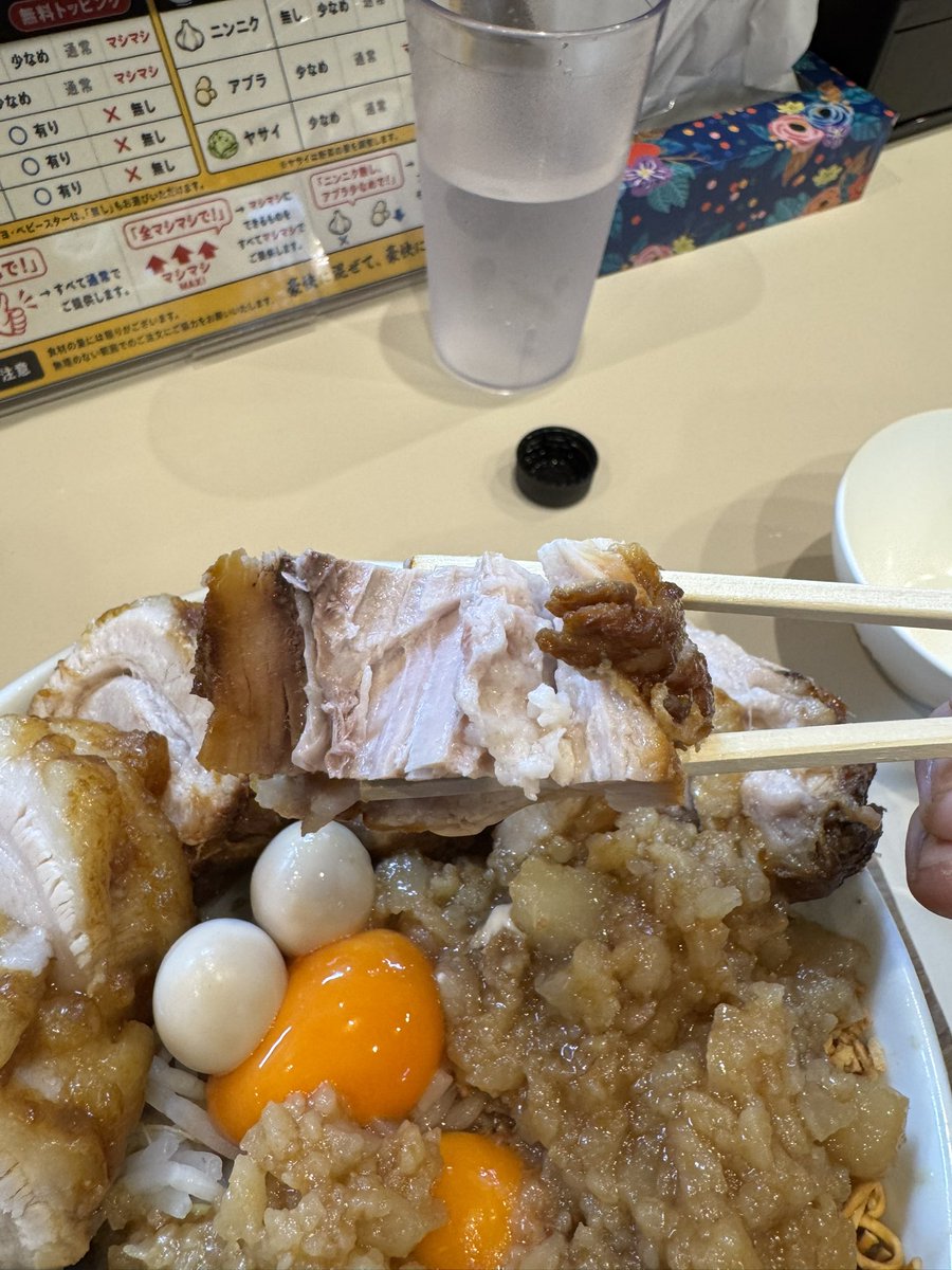 pentel555_0's tweet photo. グランドスラム

まぜそば　（400g）
アブラマシマシ
肉増し✖️2

名古屋今池にオープンした二郎系新店に遅れましたが行ってきました！🐷

おおお
チャーシューがデカい…..豚山の２倍くらい厚い豚がデフォで2枚なのか…..すげぇ🐷
相当食べ応えがある豚でした🐷
ごちそうさまでした！🐷 https://t.co/5lqQkJW2Q7