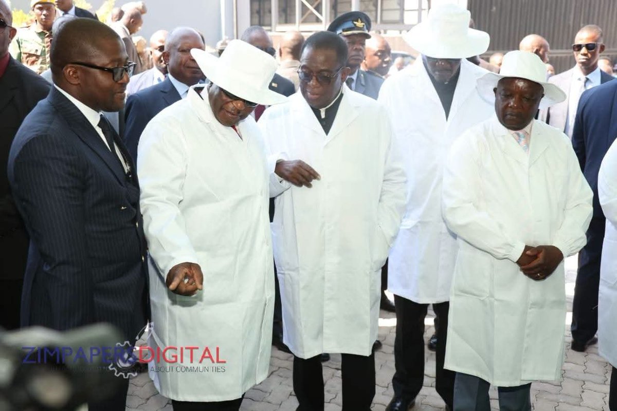 INFODESKK's tweet photo. President Mnangagwa, accompanied by Vice Presidents Dr Constantino Chiwenga and Dr Kembo Mohadi, has toured and commissioned the Davipel Headquarters in the Sunway City Special Economic Zone. https://t.co/LY688ldIpd