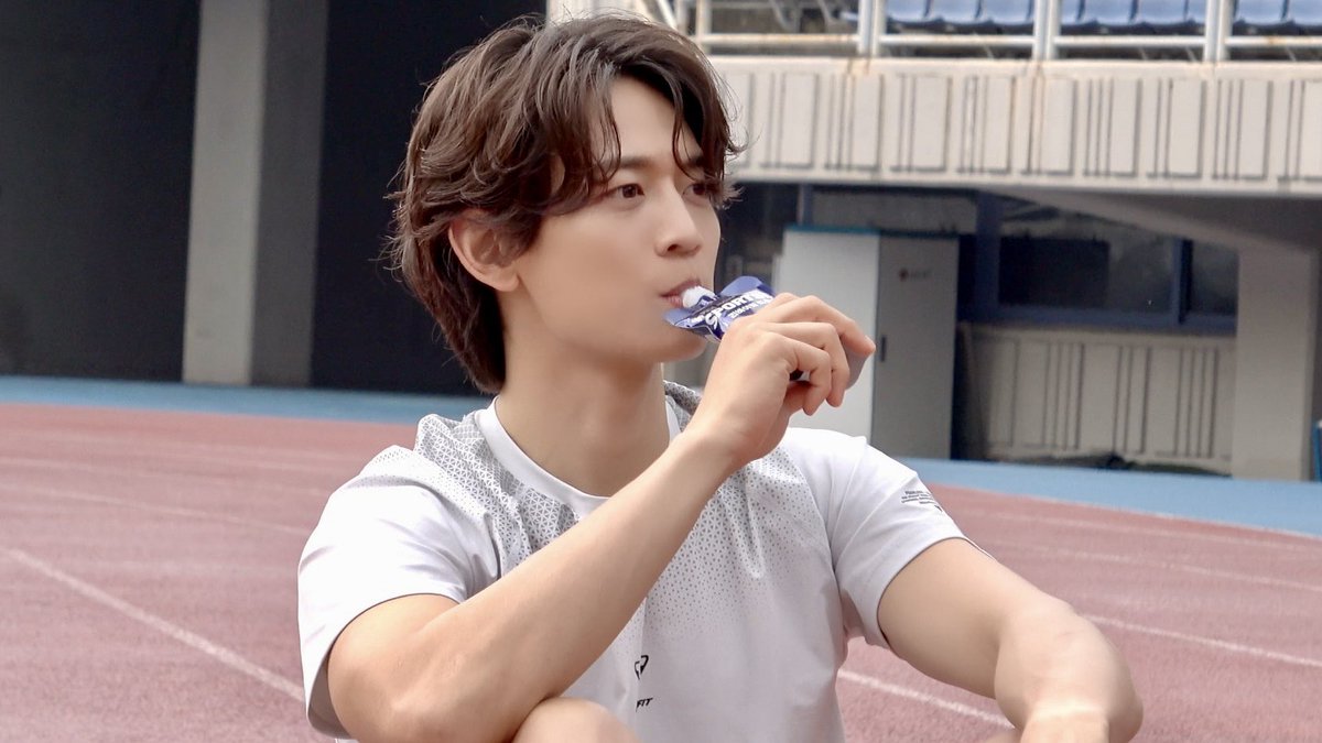 SHINee's tweet photo. ⋆ ˚。⋆ ⚽️ 축구부터 농구까지 🏀 밍코볼을 위한 종합선물세트 ⋆ ˚。⋆ | MINHO SPORTSIX Behind️

https://t.co/1YfBAxXqOT

#MINHO #민호
#SHINee #샤이니
#SPORTSIX #Behind https://t.co/tMBHwFnV6e