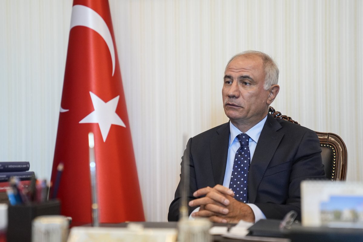 anadoluajansi's tweet photo. AK Parti Genel Başkanvekili Efkan Ala, "Milli Dayanışma ve Toplumsal Bütünleşmenin Güçlendirilmesine Dair Kanun Teklifi"ne ilişkin açıklamalarda bulundu

— Hiçbir aksama ya da erteleme yok. Her şey öngörüldüğü biçimde devam ediyor. Bugün yasa teklifi sunulacak, görüşmeler başlayacak. Meclis tatile girmeden yasanın çıkmasını planlıyoruz

— Ciddi siyasal ve toplumsal destek var. Bu çalışmalar sonucunda da Türkiye, prangalarından kurtulacak  
https://t.co/jdBePrsVFP