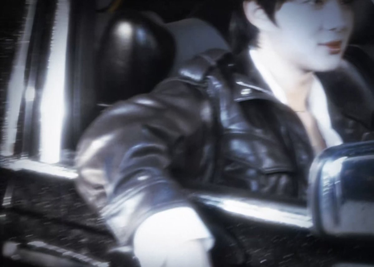 ppetchsp's tweet photo. นักสืบจิ๊ว คุณมีสิทธิ์ที่จะไม่พูด แจคเกตหนังดำเท่มาก ! 😎♥️

NUNEW EVIDENCE CLIP
#NuNewClue01
#NuNew7thSingle
( @CwrNew #NuNew ) https://t.co/7WZ6KA3rx6