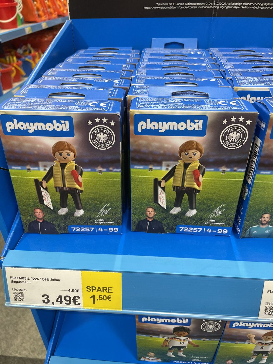 mnemo's tweet photo. Restposten. 😬 #DFB #Nagelsmann #Playmobil https://t.co/TBTaik0O88