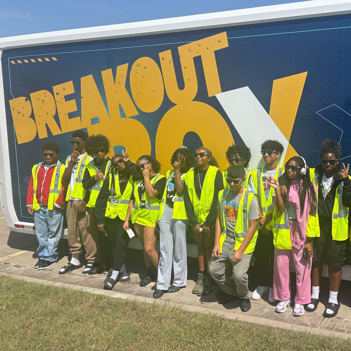 LearningUNDFTD's tweet photo. We had a fantastic time bringing our Breakout Box: Manufacturing Challenge to the Boys &amp; Girls Clubs of the Austin Area! Special thanks to everyone at @BGCAustin who helped make this event such a success! 🌟 https://t.co/TPry8cccrJ
