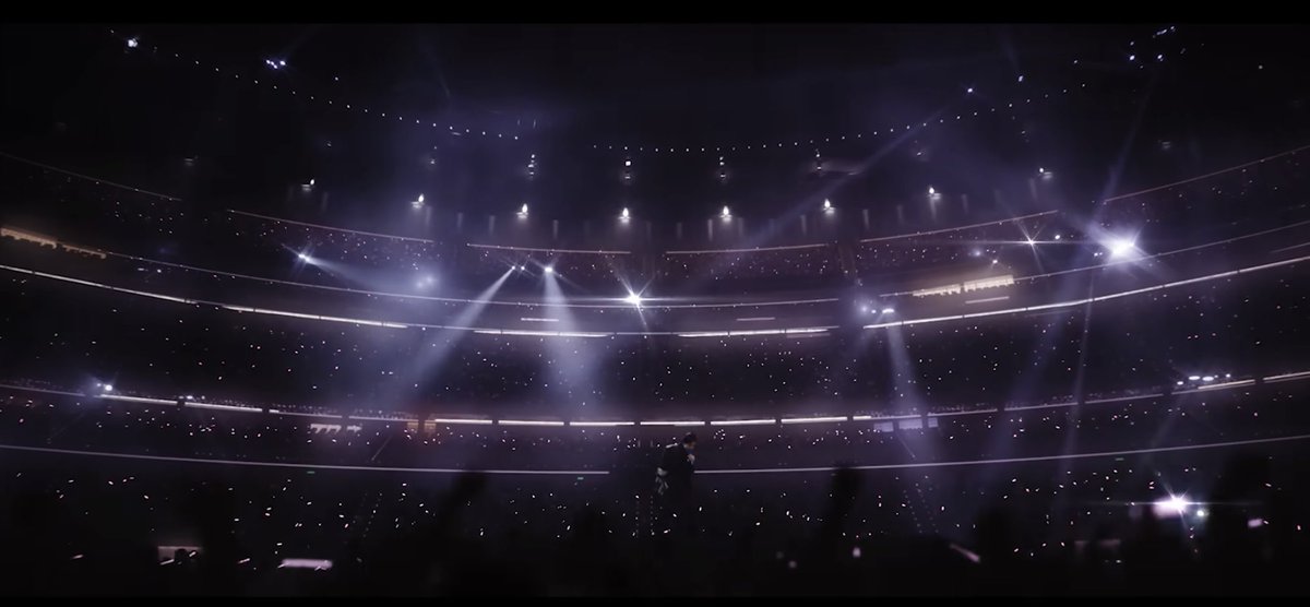 tj_san97's tweet photo. i could CRY 
real concert VS Wild flower MV

#BTS_WORLDTOUR_ARIRANG_EAST_RUTHERFORD_D2 #BTS_ARİRANG #BTS https://t.co/nYTqXFkKWp