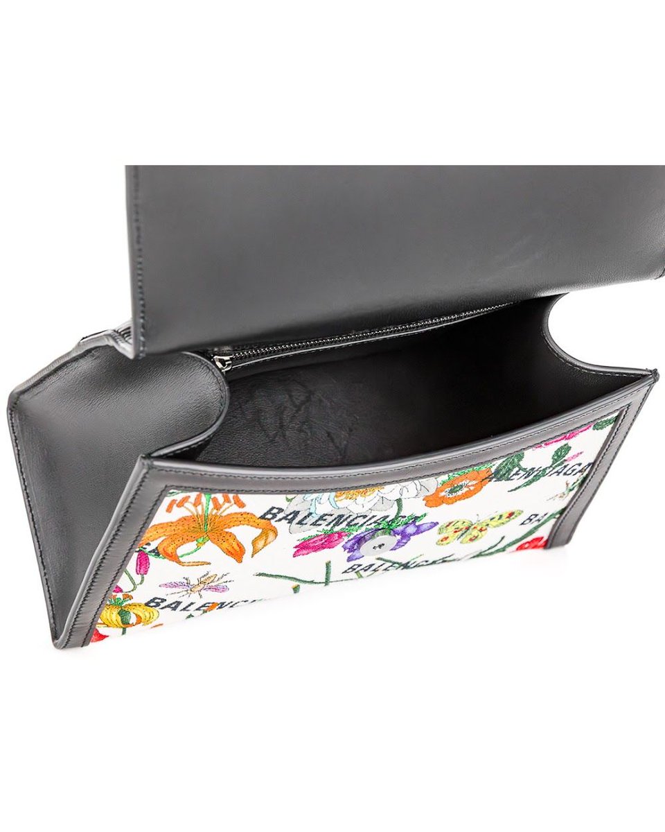 shopprestigelux's tweet photo. Balenciaga x Gucci Hacker Project Flora Hourglass Bag — collectible designer collab. Shop now: https://t.co/90BAAQRi2g | SKU: STK028801 #shopprestige #prelovedluxury https://t.co/PAnOF3HLTK