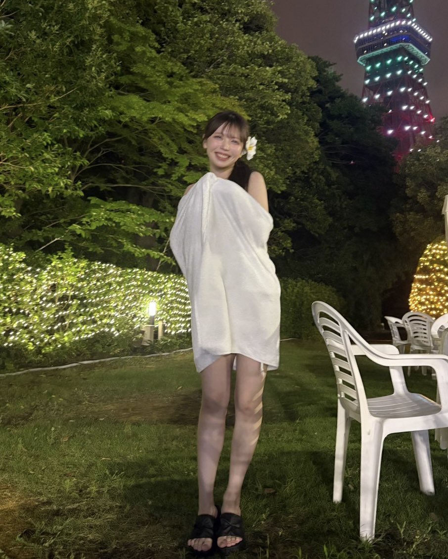 hanamaru_0521's tweet photo. 【新人女性声優Hさんの水着姿🌺】

これって需要ありますか…？？？？？ https://t.co/Lpzgdwnhgf