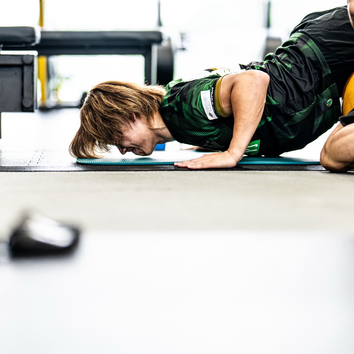 TokyoVerdySTAFF's tweet photo. Keep going 👍

毎日必死にリハビリトレーニングに励む #吉田泰授 選手🏋️

ぜひ吉田選手へ応援のエールをお願いします💚🤝

PHOTO : Atsushi Kondo 
ホーム開幕まで、あと4日。
#verdy #東京ヴェルディ #東京V #Ｊリーグ https://t.co/dPbwLnMxzf