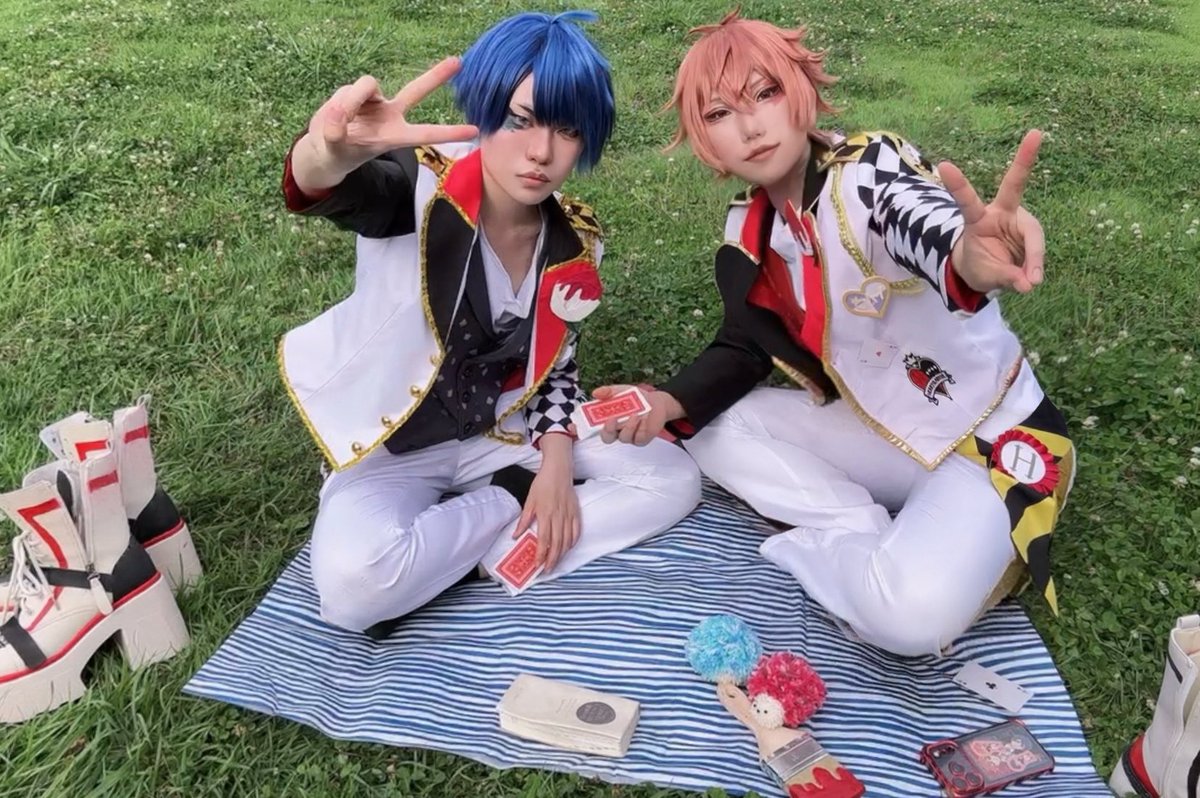 6cotu__cos's tweet photo. Cosplay／twst ｜♥️♠️♥️

\\ ピースして！ // https://t.co/3a4jy4iLuX