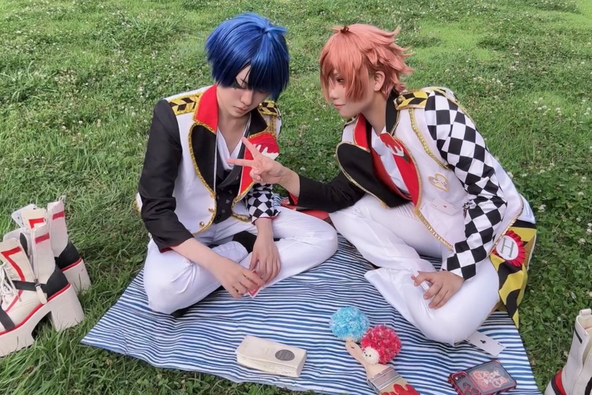 6cotu__cos's tweet photo. Cosplay／twst ｜♥️♠️♥️

\\ ピースして！ // https://t.co/3a4jy4iLuX