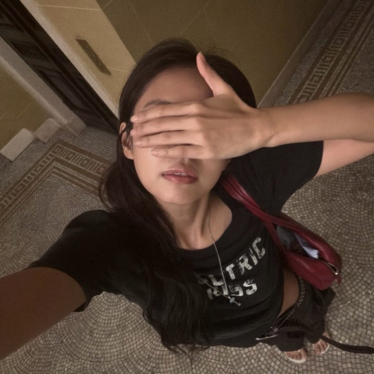 lexxarur's tweet photo. udahan gasih main sama samaan nya?? malu sama umur mending langsung announcement menika* aja https://t.co/vlJsr2Rg4j