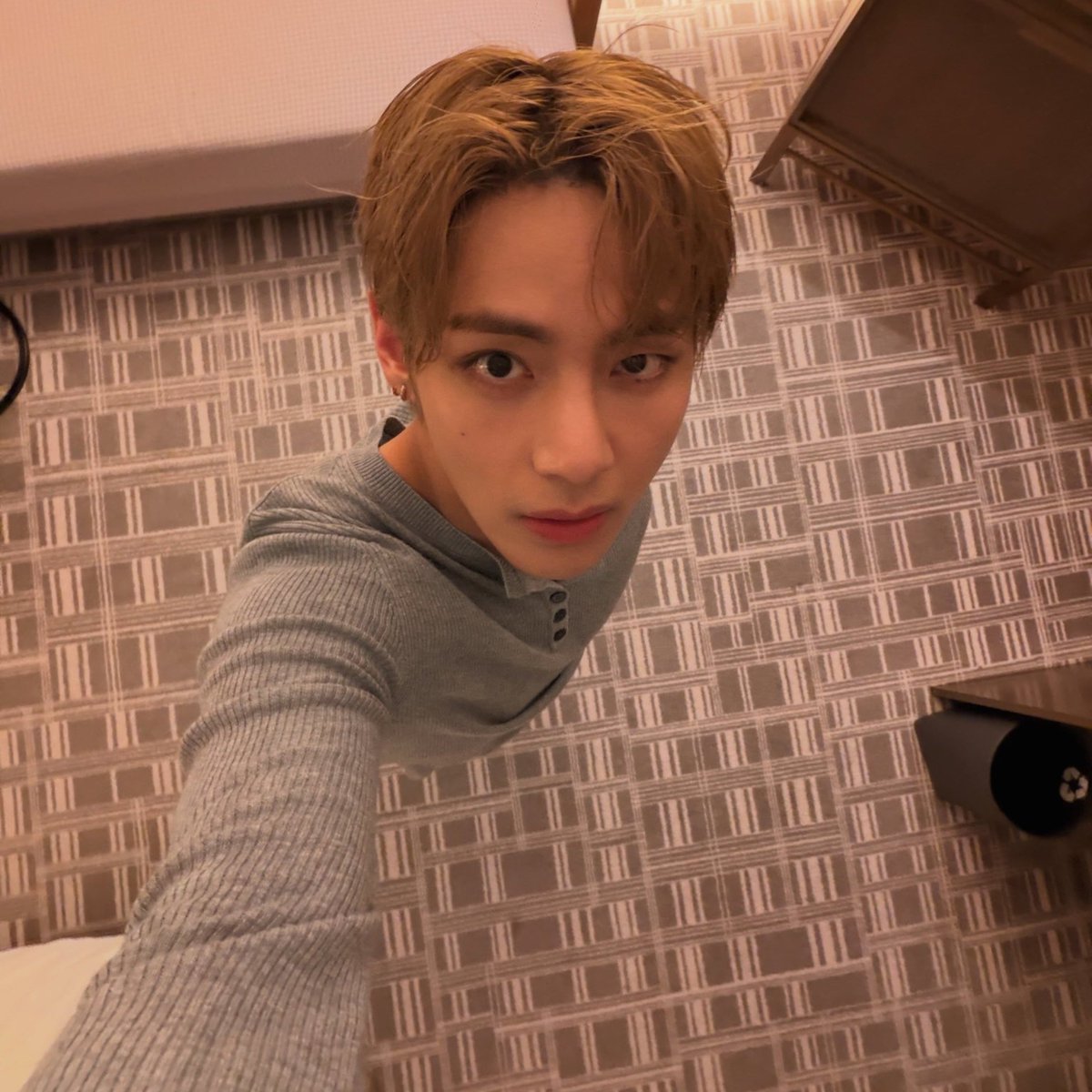 lexxarur's tweet photo. udahan gasih main sama samaan nya?? malu sama umur mending langsung announcement menika* aja https://t.co/vlJsr2Rg4j