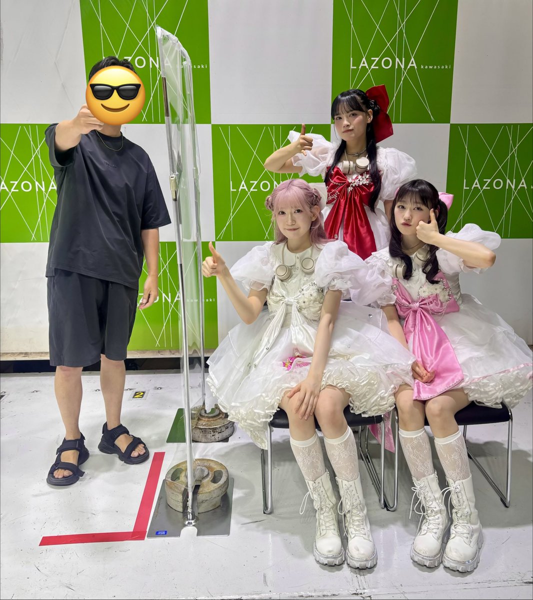 TakuroMasuda's tweet photo. アルバムリリースおめでとう！
遅くまでおつかれん！
乾杯🍻

#いぎなりベスト #いぎなり東北産 
#スターダストプロモーション
#かれんくんへ https://t.co/Us5Wm3zFcV