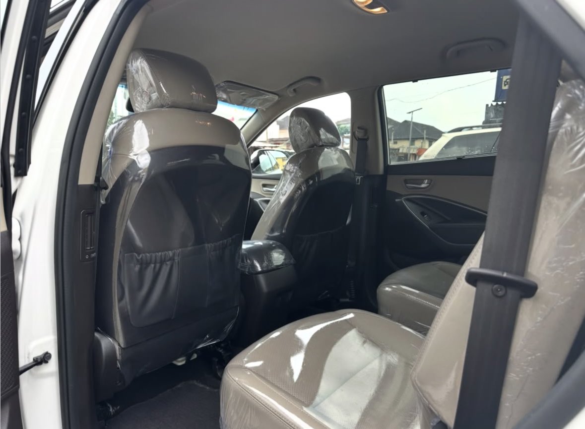 AutopeaceWheels's tweet photo. Hyundai SantaFe 2015 || Foreign Used 🆕 
Keyless Ignition, Navigation System, Reverse Cam, Power booth, etc
Everything Perfect💯 

N16m

Send a DM or;
📞 or WhatsApp (09060898014)
📍Lagos, Ikeja. https://t.co/kBurDy5Rl0