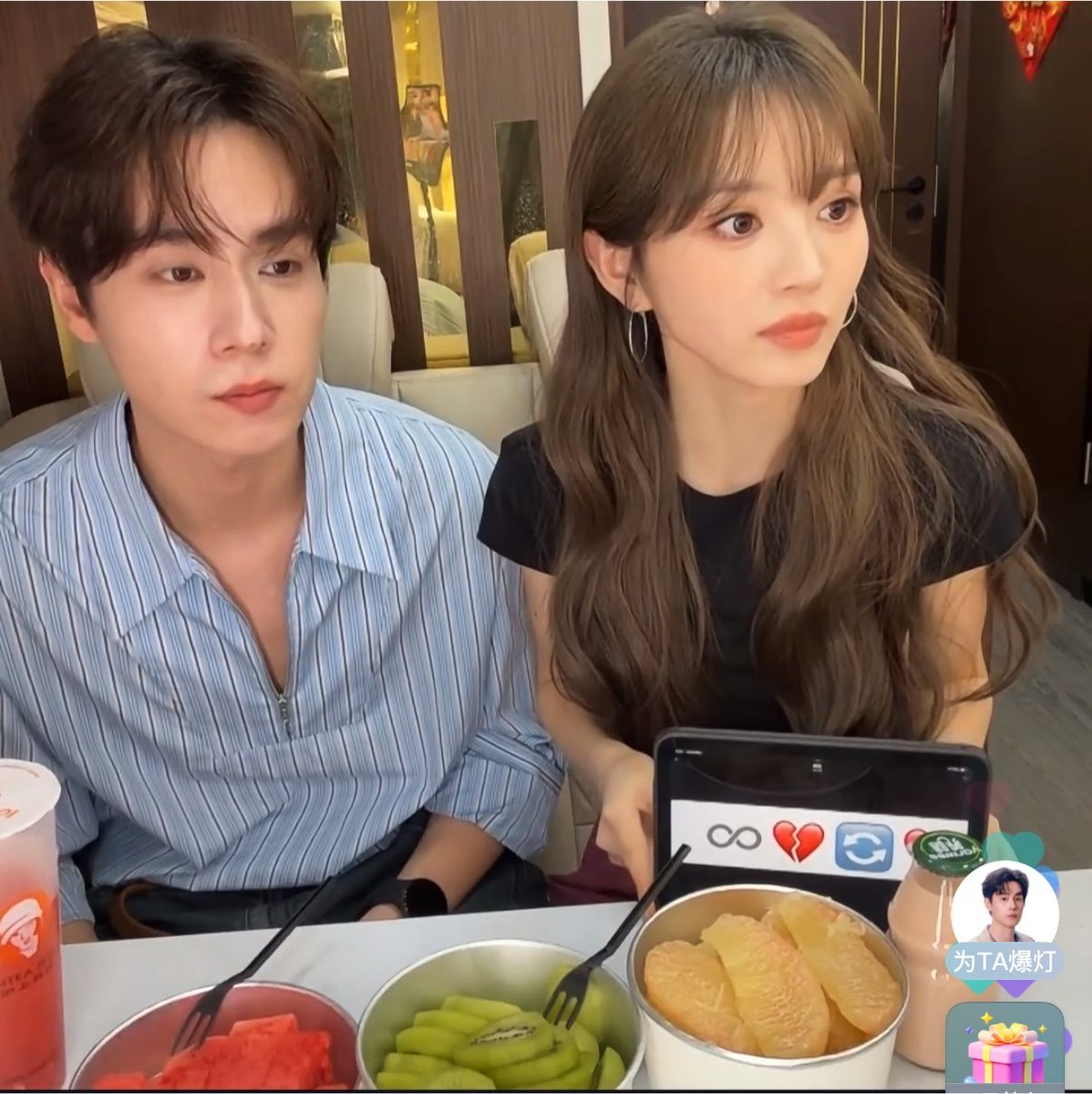 xojoyaw_'s tweet photo. พี่อี้น้องเถียนมาไลฟ์กันแล้วววว ไลฟ์ด้วยกันอ๊ยยยน่ารัก พระเอกคนแรกที่มาไลฟ์กับเถียนที่กองใหม่เลยนะ 🥹🥹 ละเตรียมมีของว่างผลไม้ช่วงไลฟ์ด้วยยย 🍉🥝🥤 https://t.co/DtM5PpmXCx